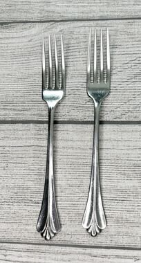 Royal Flute by Oneida Stainless Flatware Silverware Dinner Forks Lot Of 2-7 3/4"